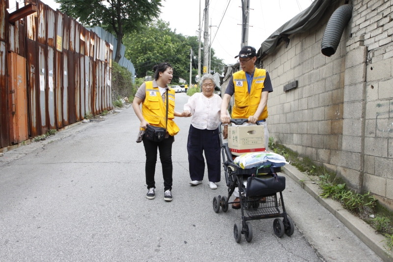 2011.07.22_백사마을 봉사 (9)